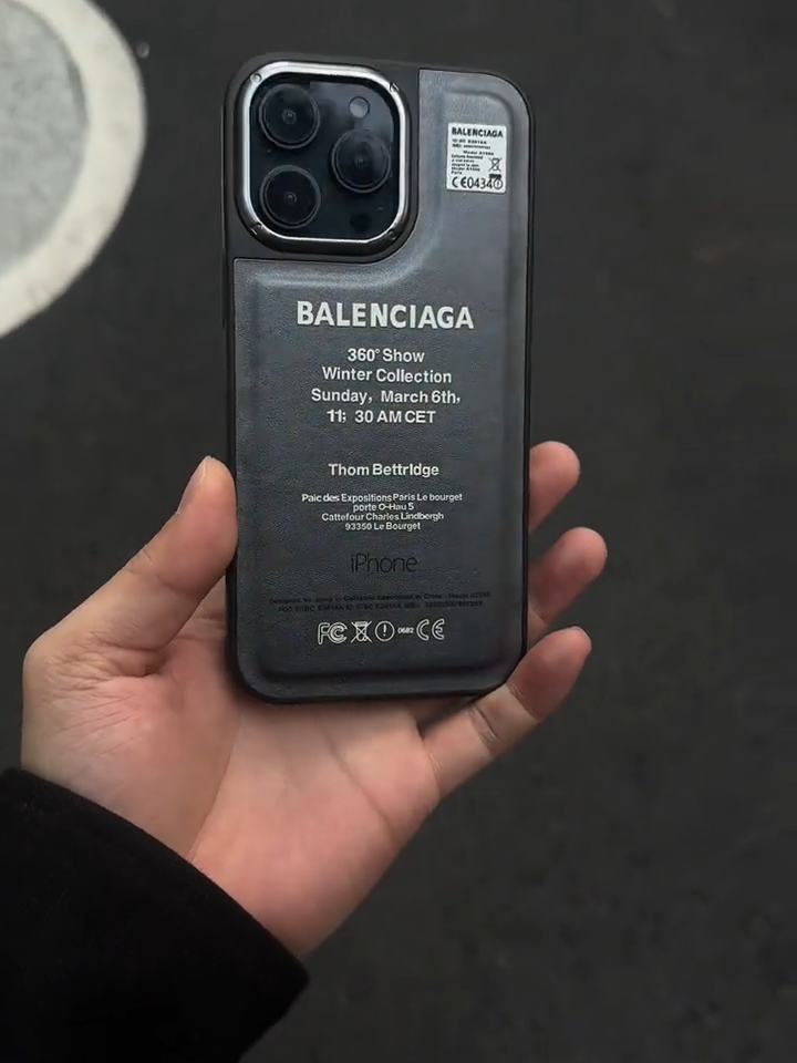 巴黎世家皮質磨砂全包手機殼